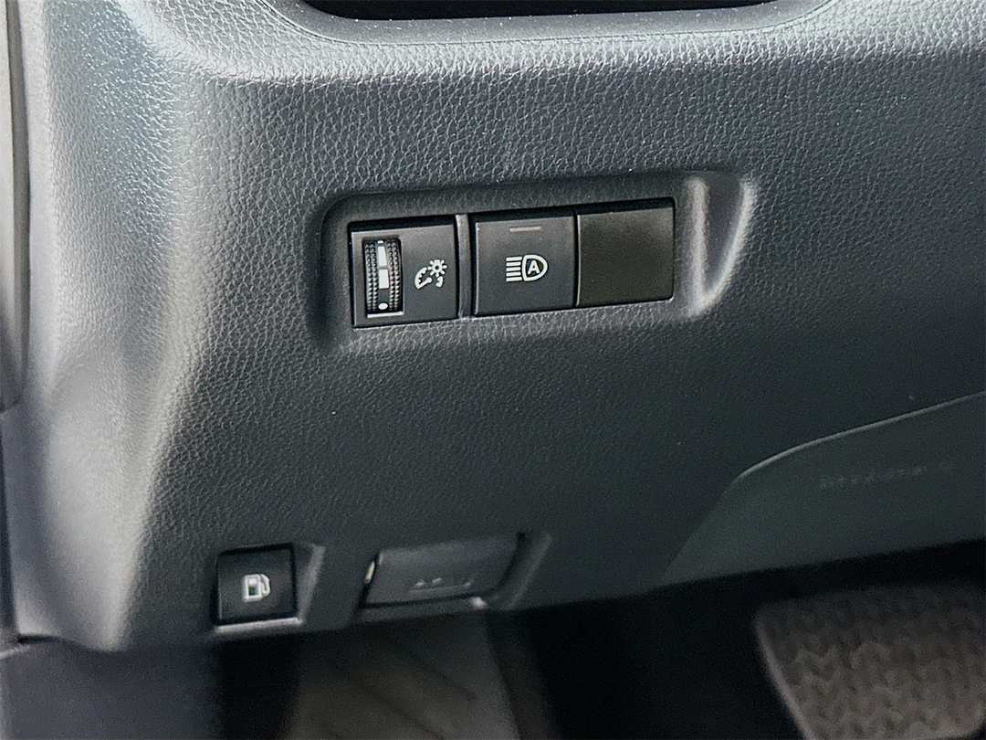 2024 Toyota Rav4 XLE - Image 10