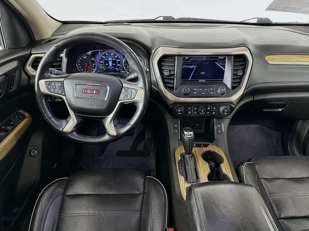 2017 GMC Acadia Denali - Image 25