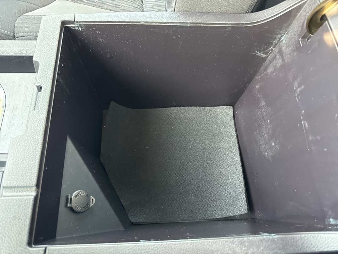 2014 Toyota Tundra SR5 - Image 27