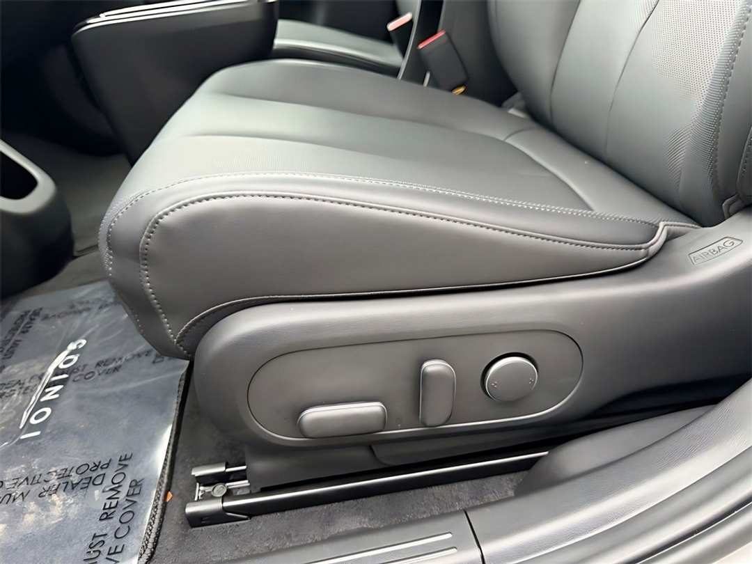 2026 Hyundai Ioniq 5 SEL - Image 13
