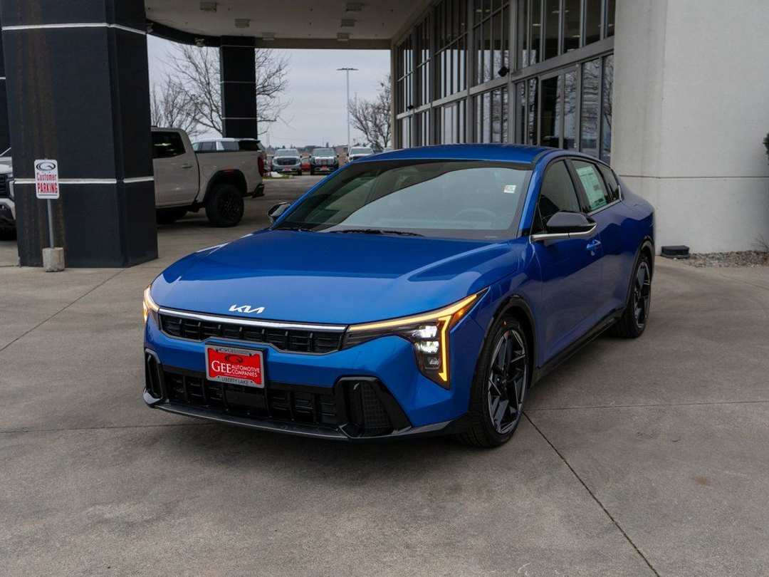 2025 Kia K4 GTLine - Image 3