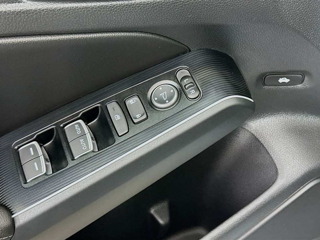 2026 Honda Civic Sport Touring - Image 18