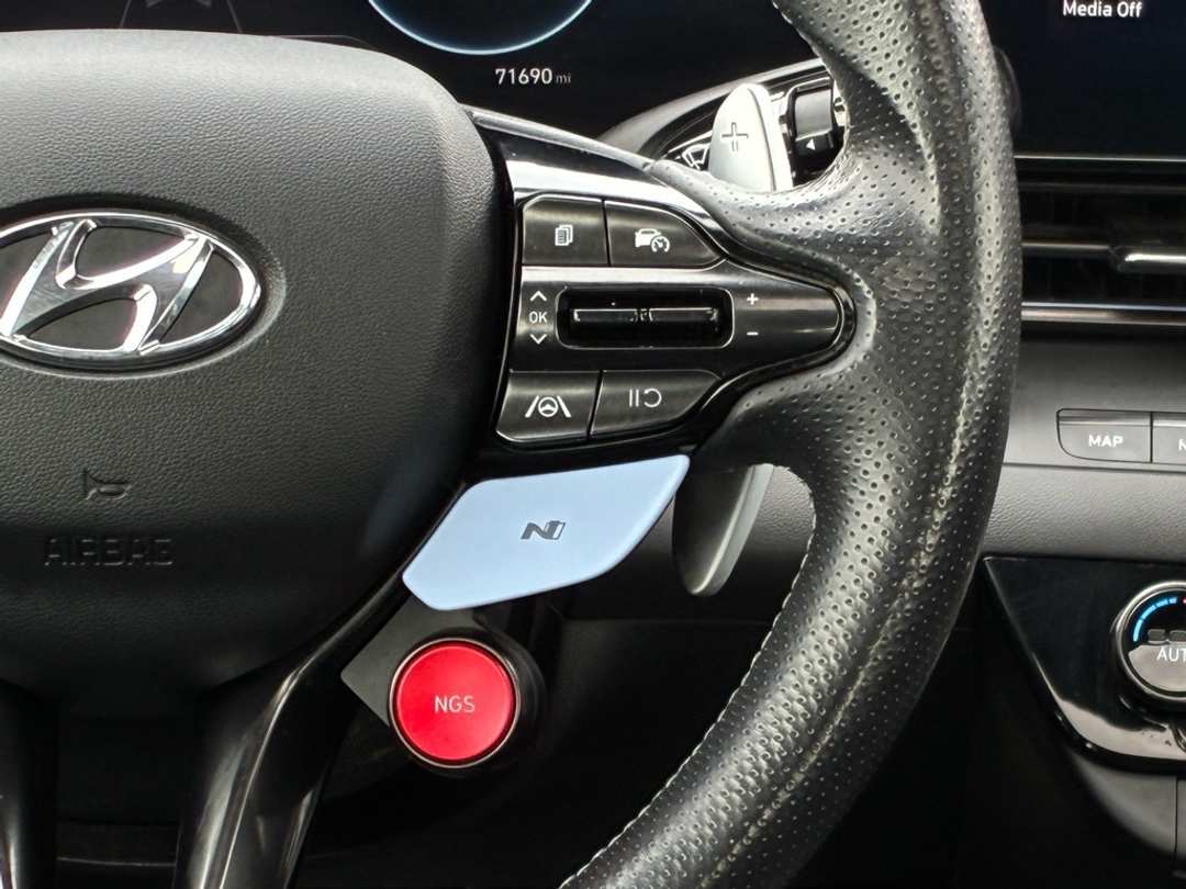 2023 Hyundai Elantra N Base - Image 13