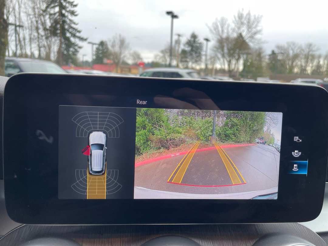 2022 Mercedes-Benz GLC GLC 300 - Image 19