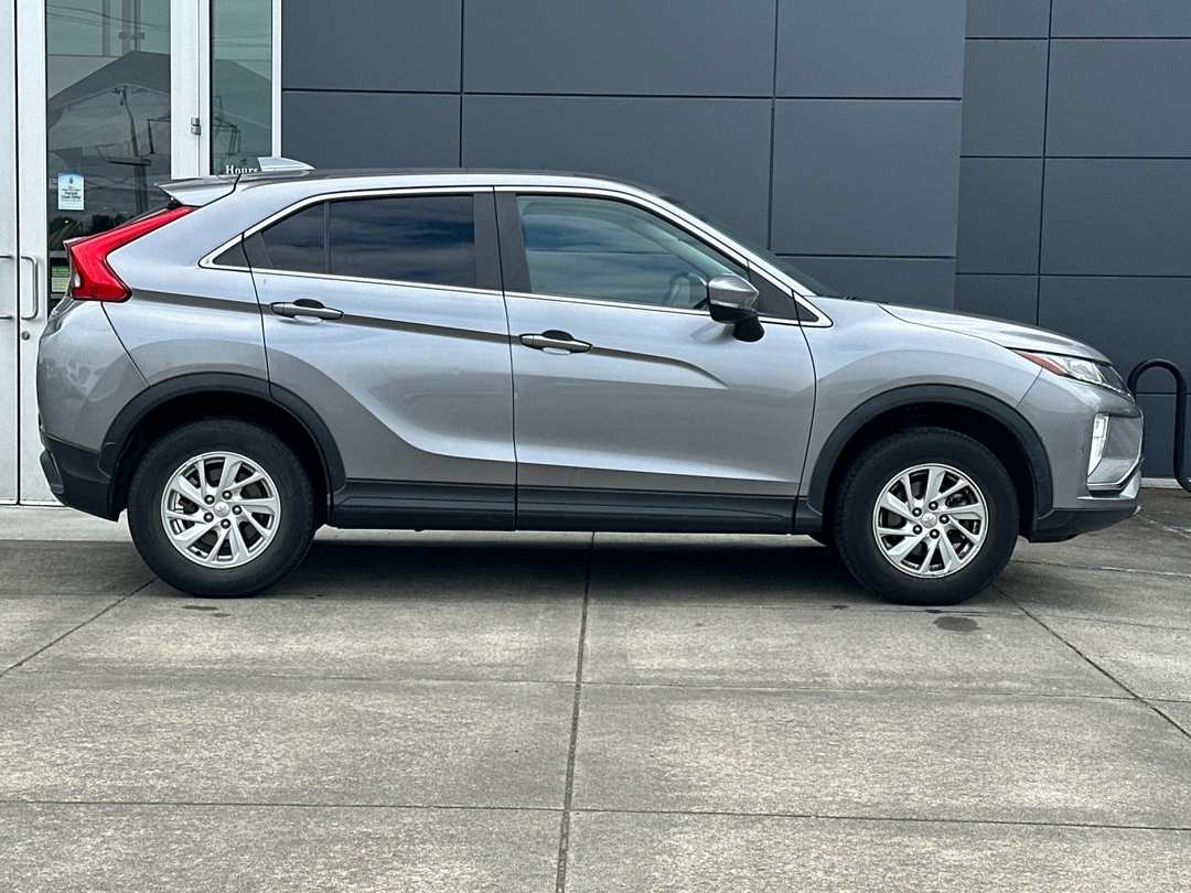 2019 Mitsubishi Eclipse Cross ES - Image 2