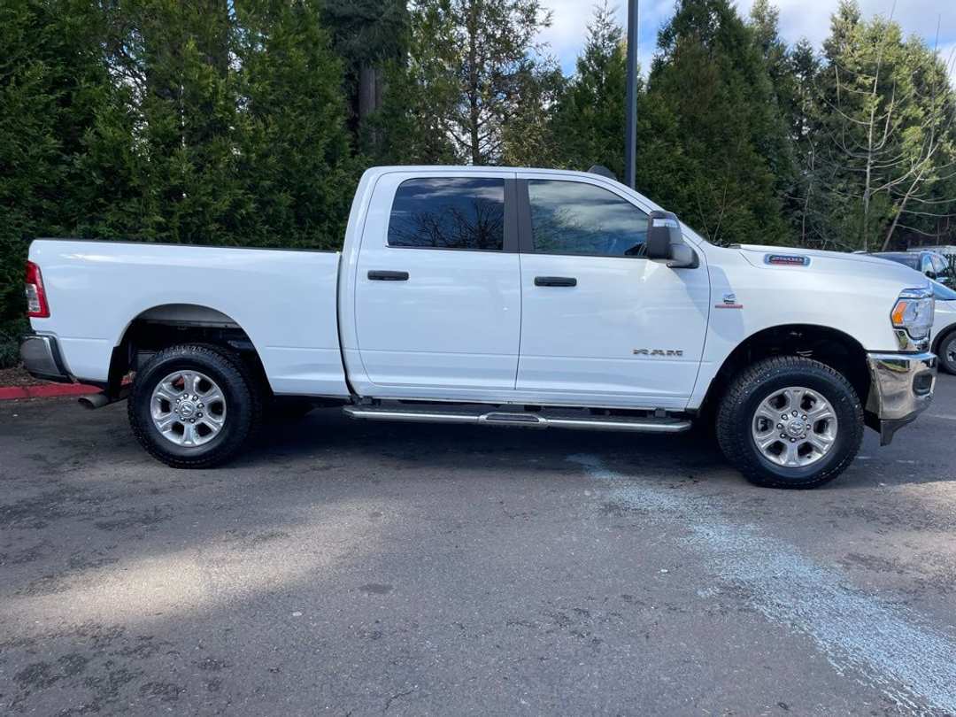 2024 Ram 2500 Big Horn - Image 3