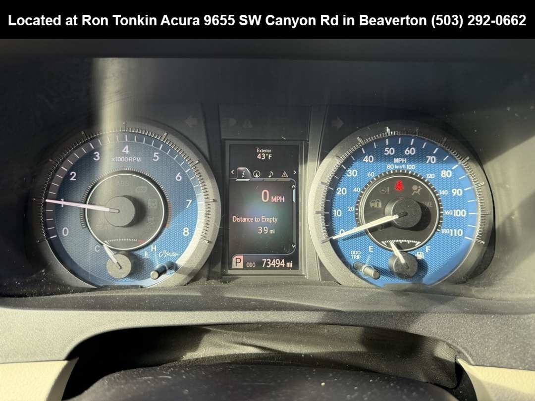 2017 Toyota Sienna XLE - Image 19