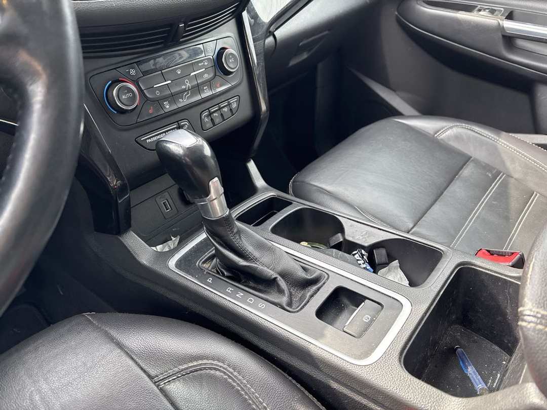 2017 Ford Escape Titanium - Image 3