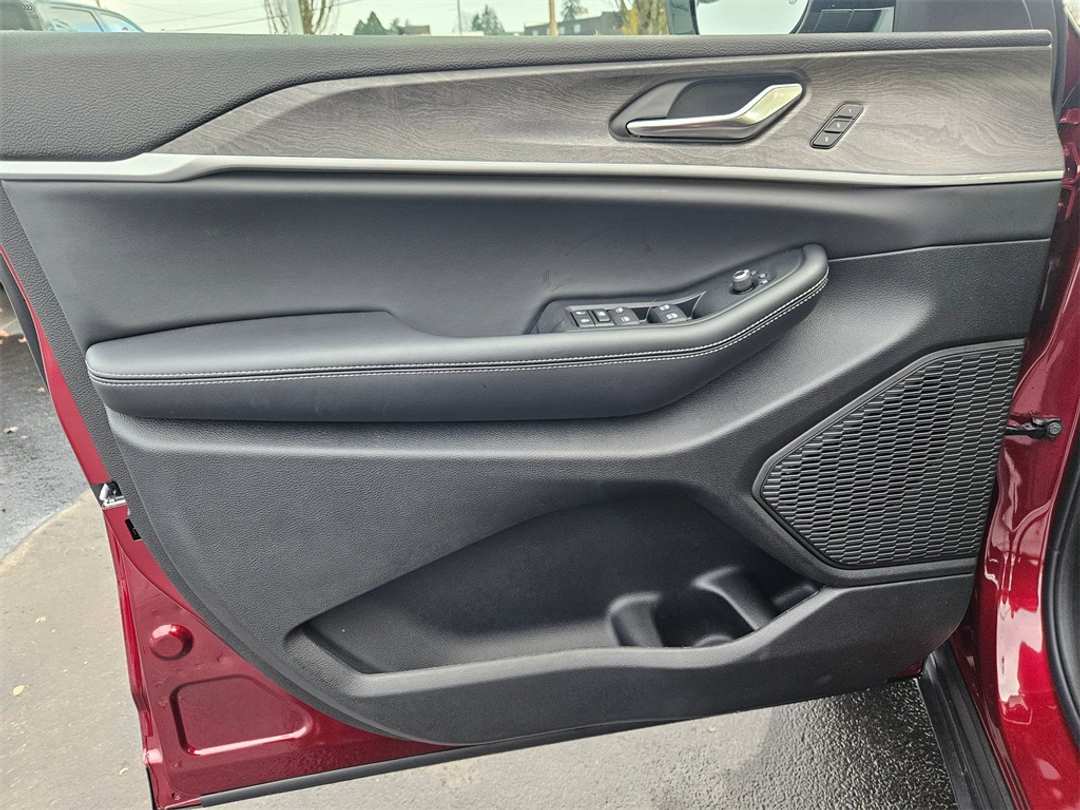 2025 Jeep Grand Cherokee L Limited - Image 10