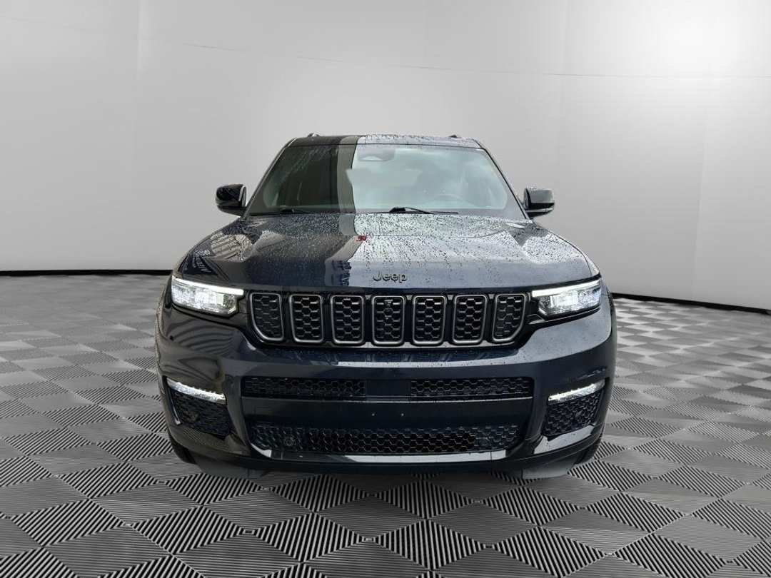 2023 Jeep Grand Cherokee L Summit Reserve - Image 2