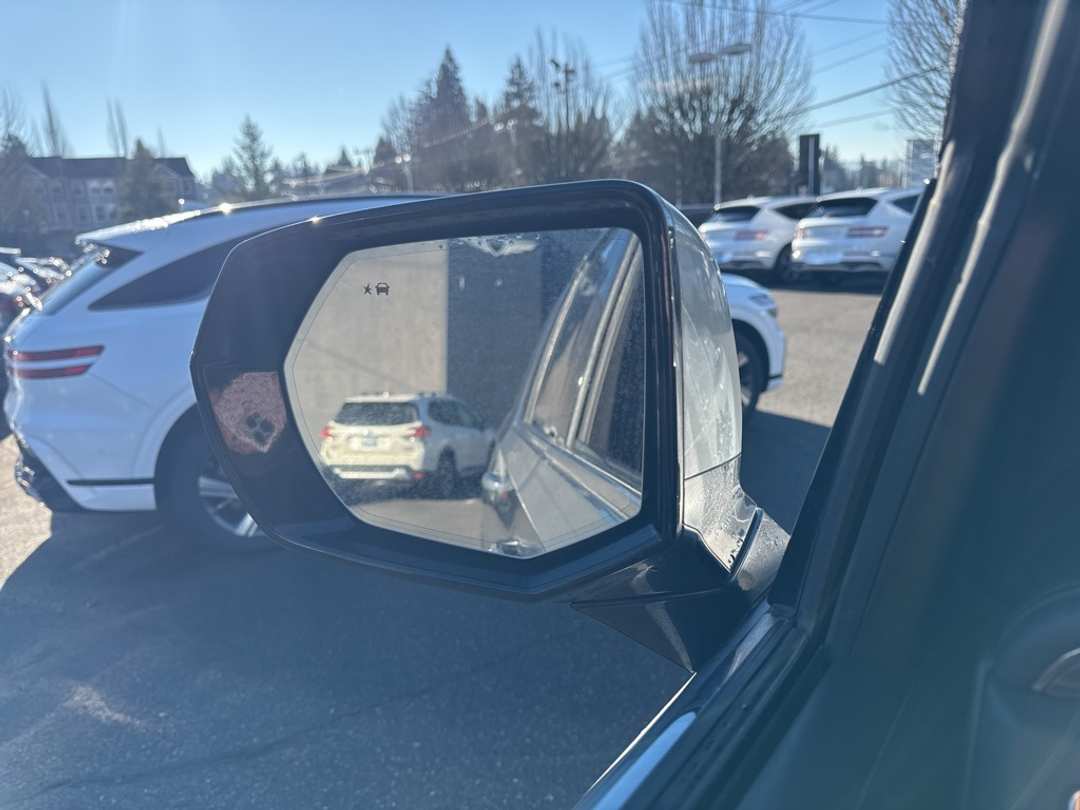 2024 Chevrolet Suburban High Country - Image 37