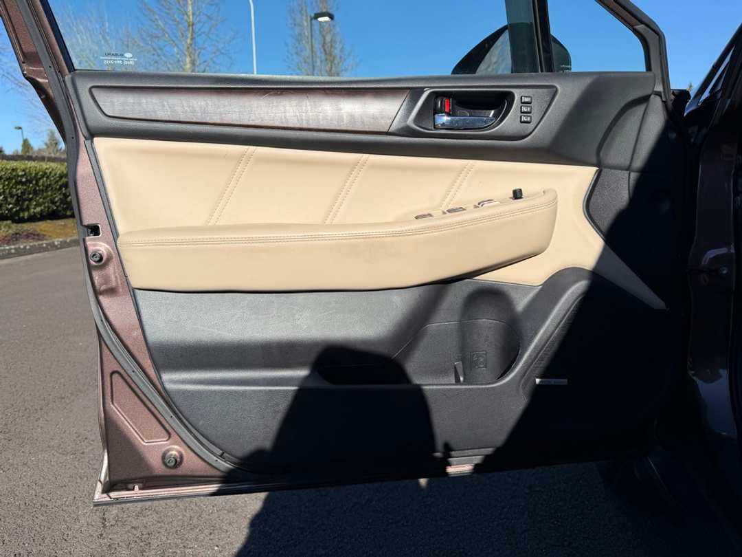 2019 Subaru Outback 3.6R - Image 12