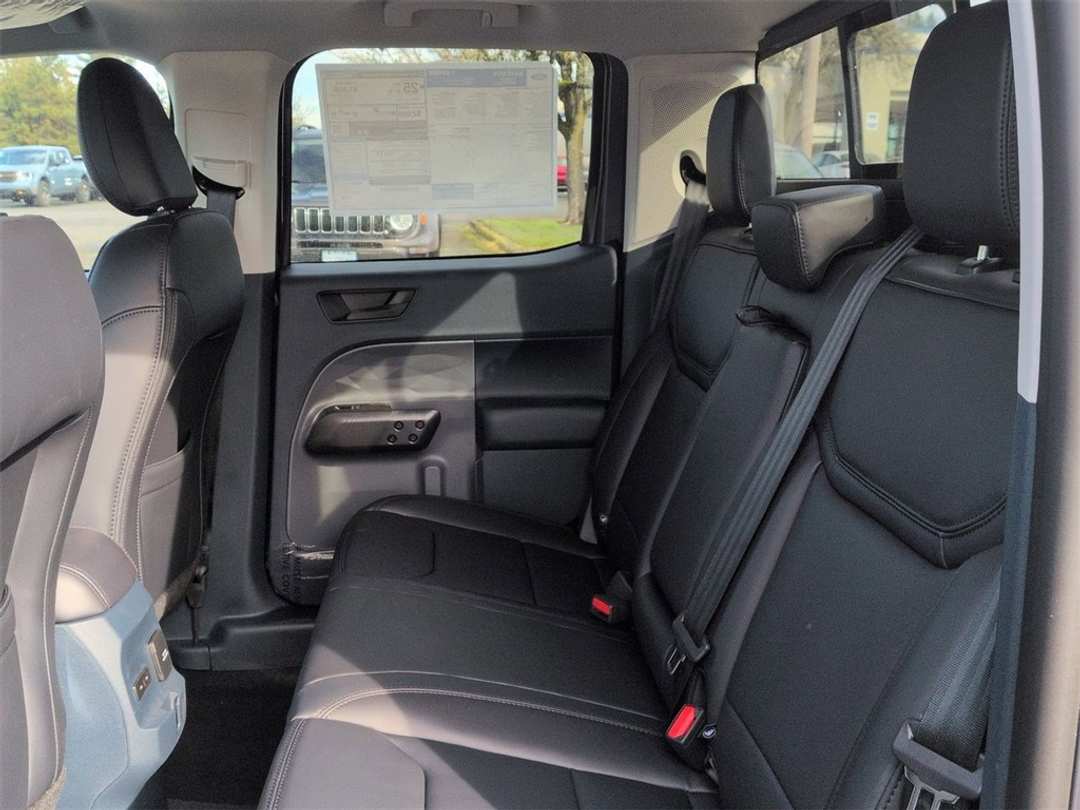 2026 Ford Maverick Lariat - Image 25