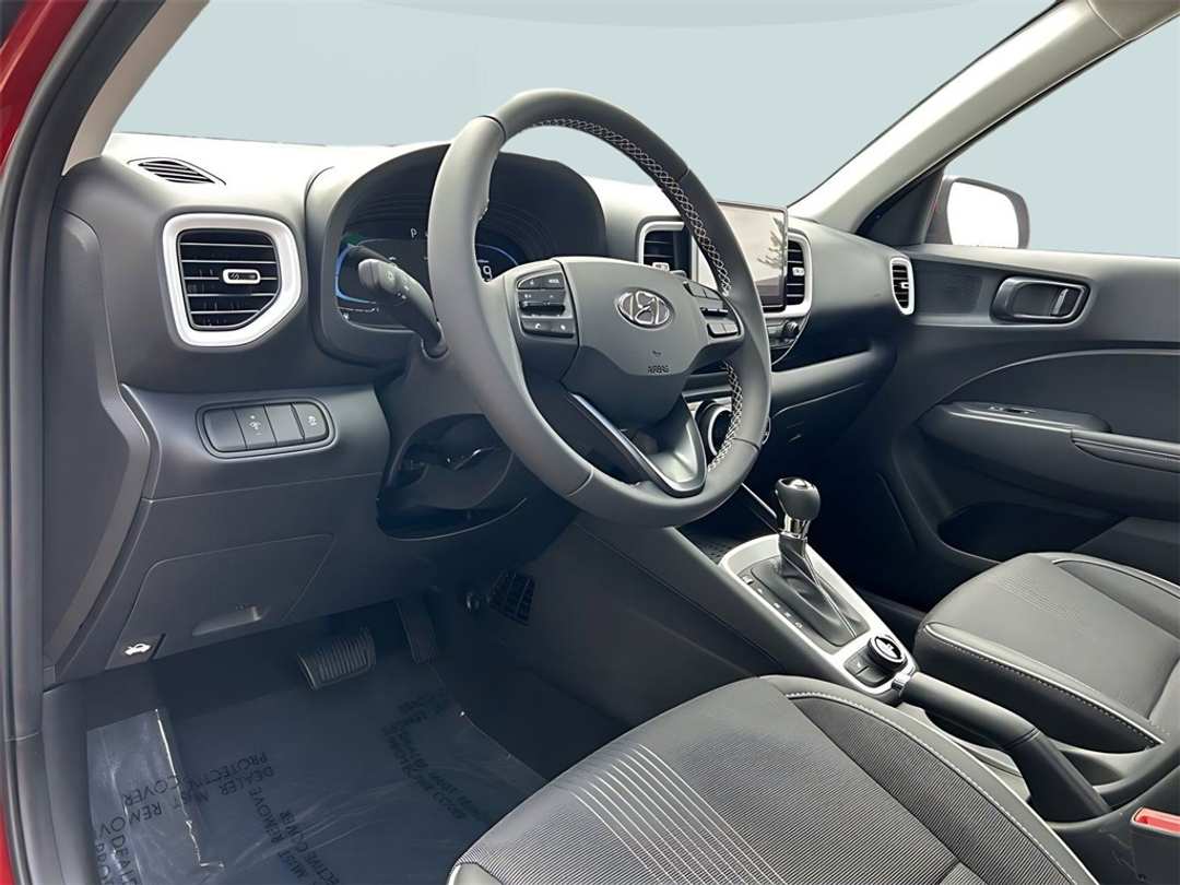 2025 Hyundai Venue Limited - Image 12