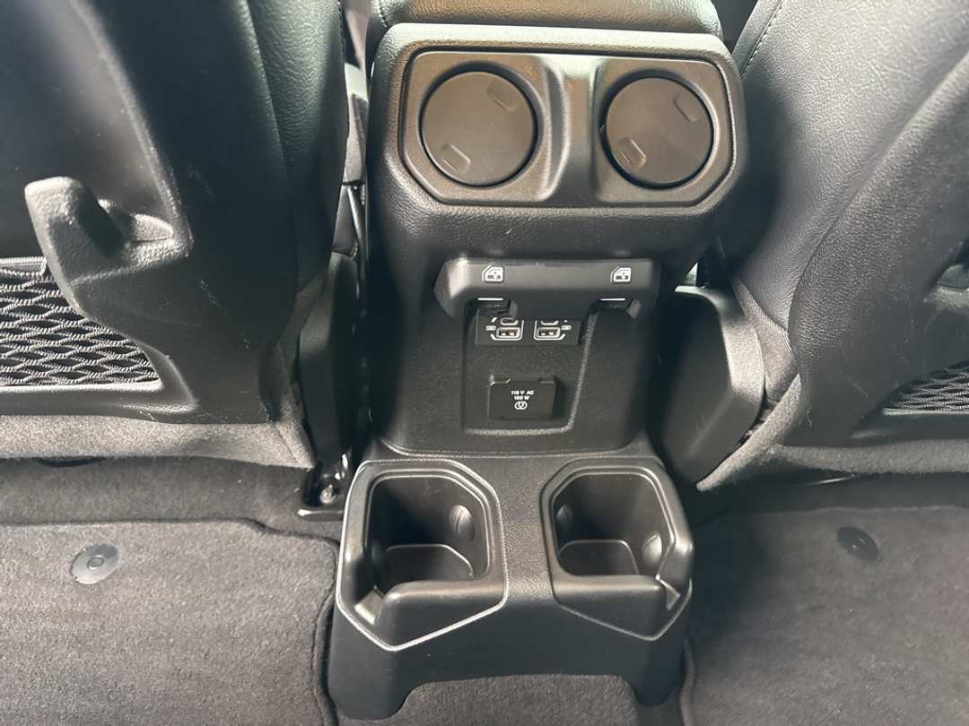 2025 Jeep Wrangler Rubicon - Image 43