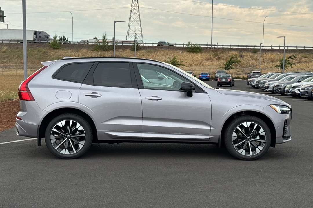 2026 Volvo Xc60 B5 Plus - Image 2