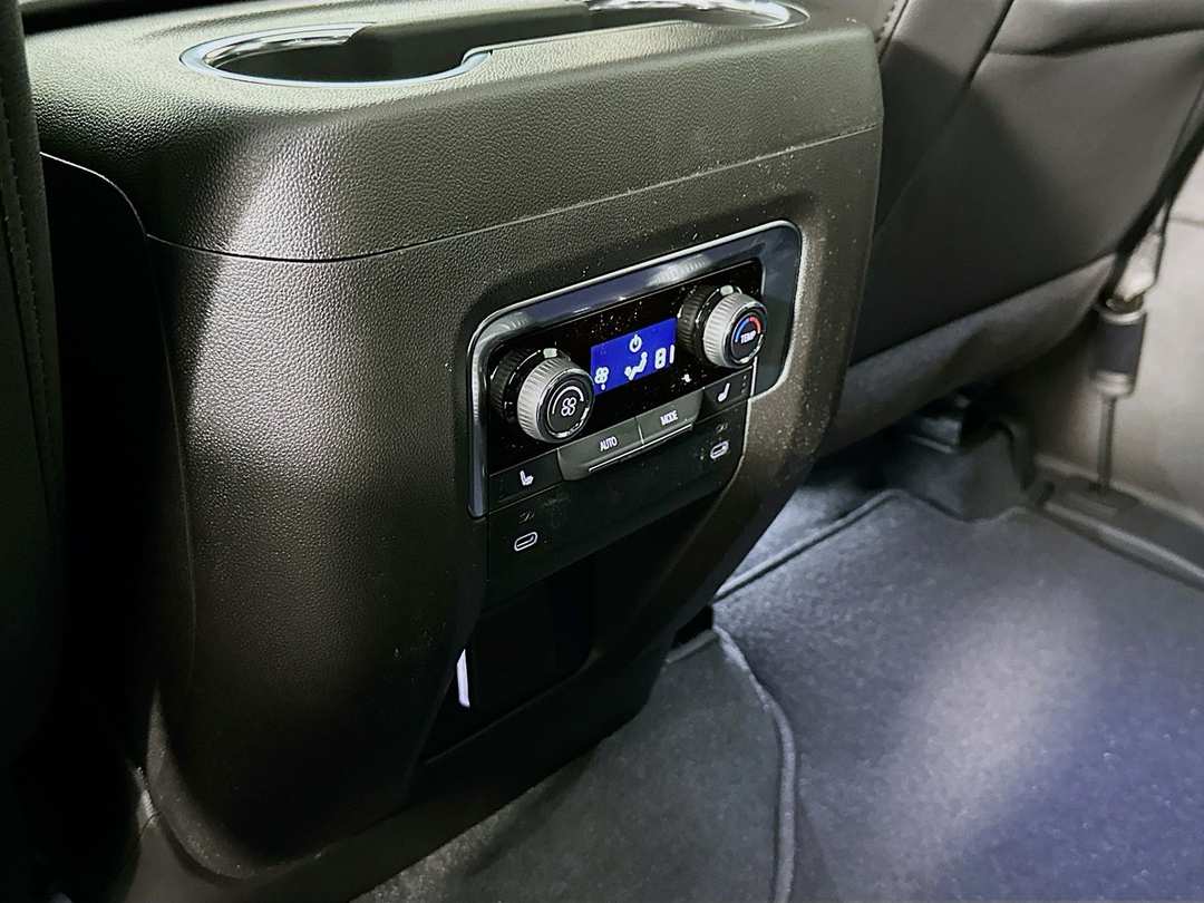 2026 Chevrolet Suburban RST - Image 27