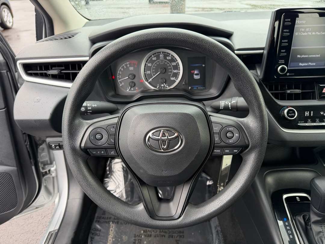 2022 Toyota Corolla LE - Image 19