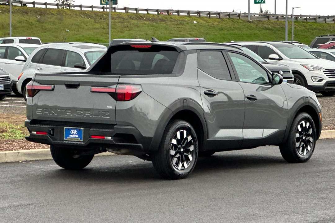 2025 Hyundai Santa Cruz SEL - Image 3
