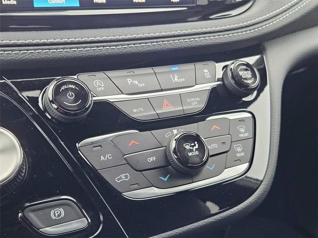 2026 Chrysler Pacifica Select - Image 24