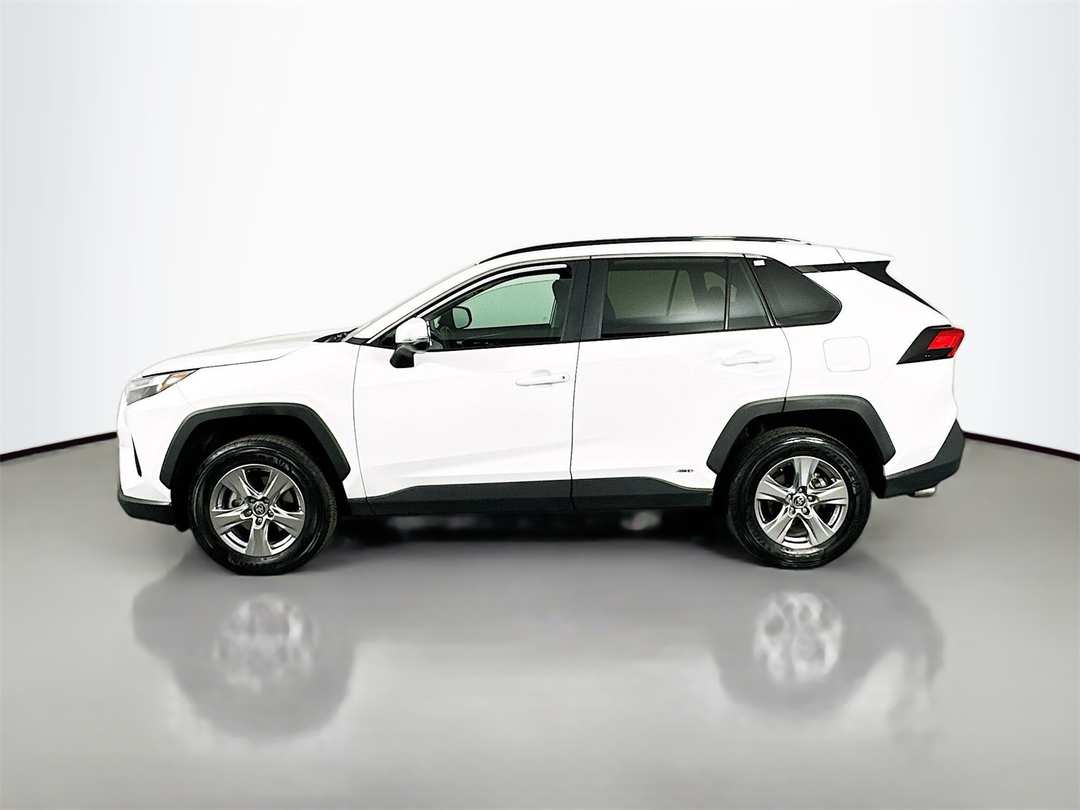 2024 Toyota Rav4 XLE - Image 4