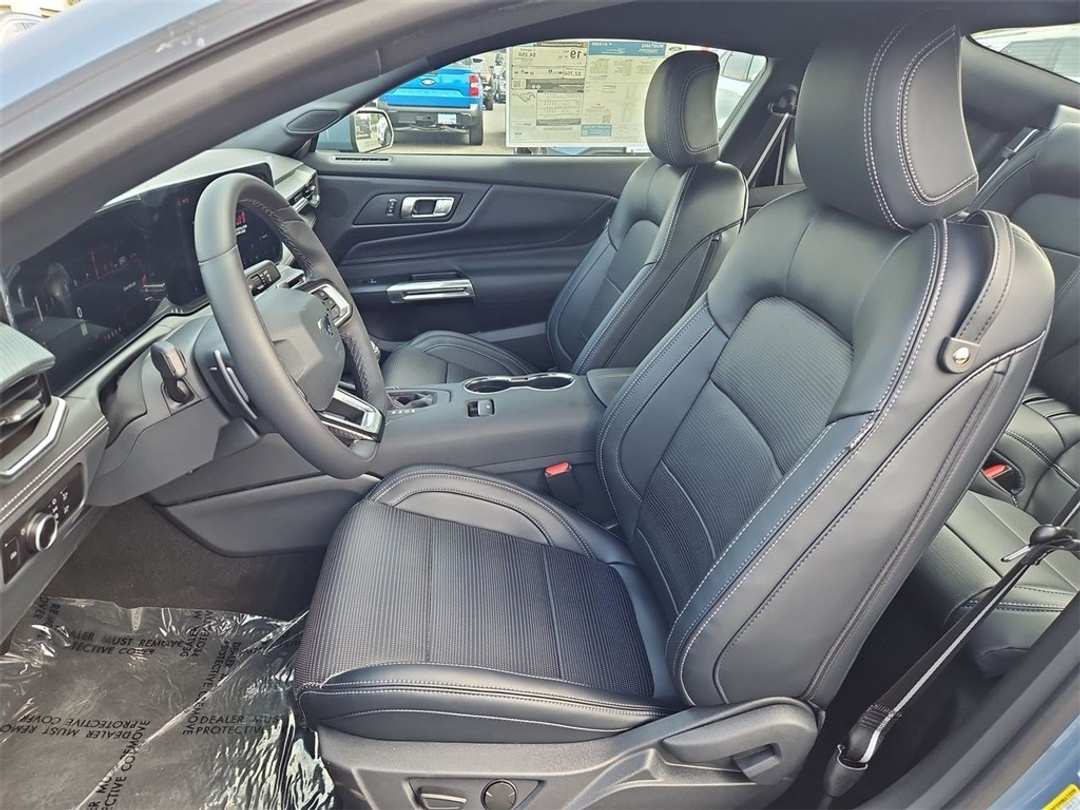 2025 Ford Mustang GT Premium - Image 13