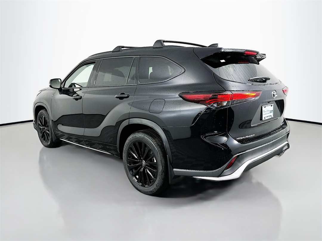 2026 Toyota Highlander XSE - Image 5