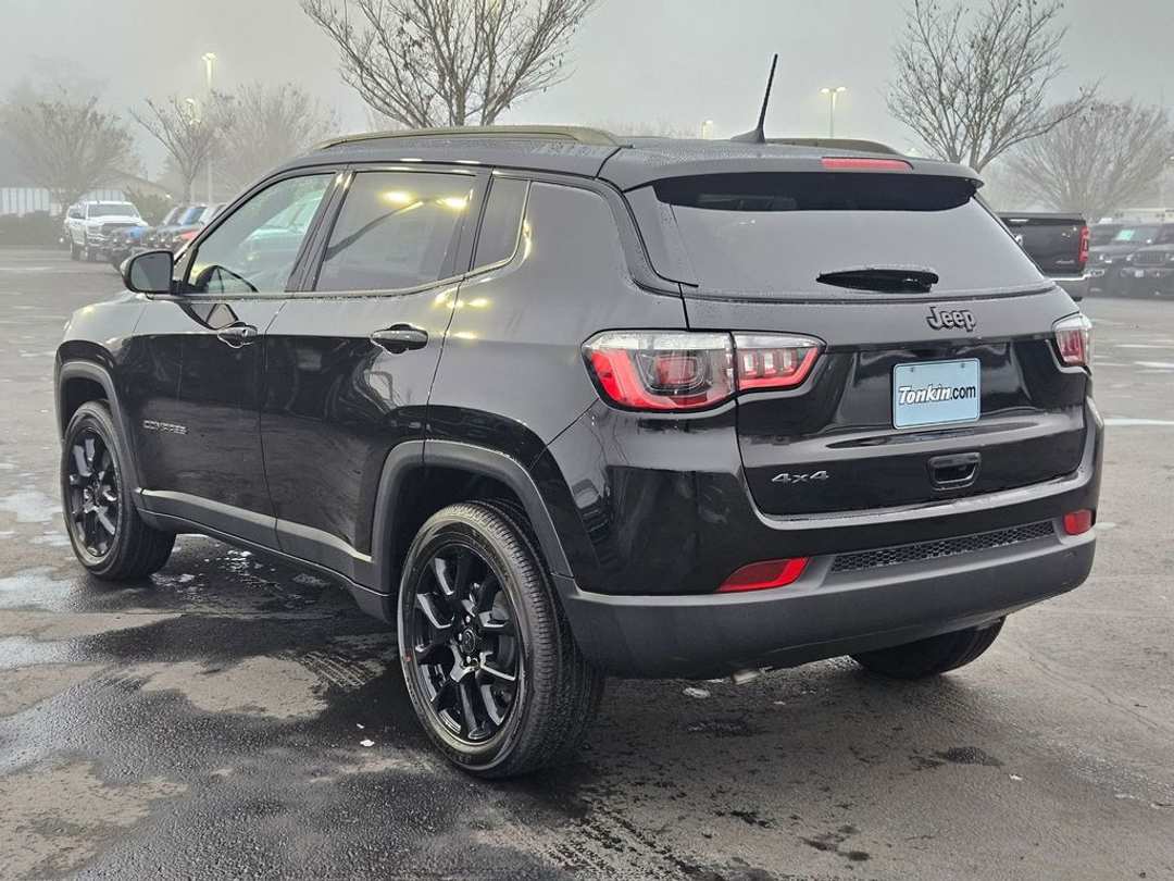 2026 Jeep Compass Latitude - Image 3