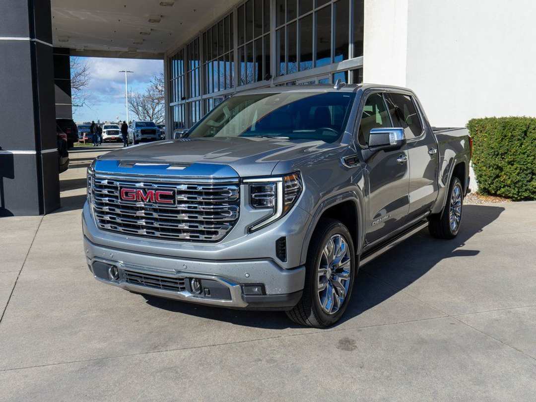 2024 GMC Sierra 1500 Denali - Image 3