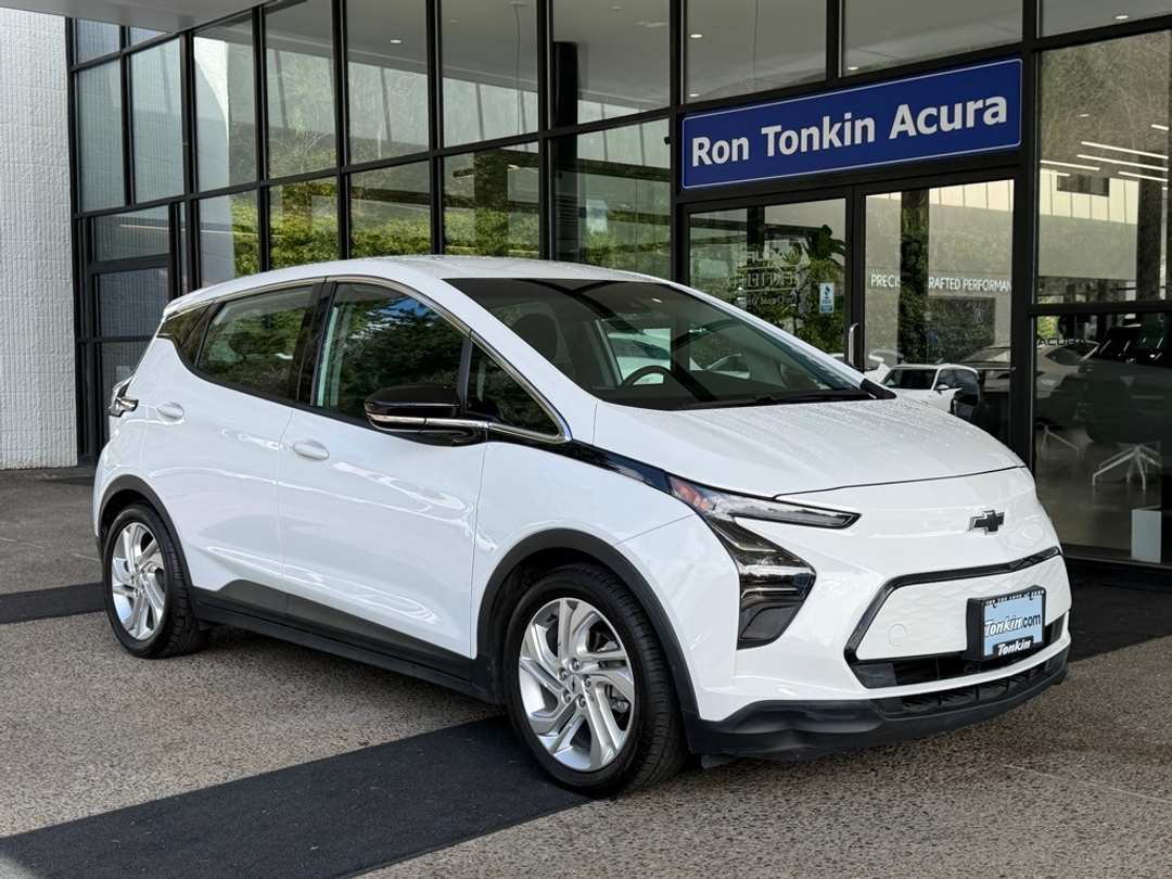 2023 Chevrolet Bolt Ev 1LT - Image 2