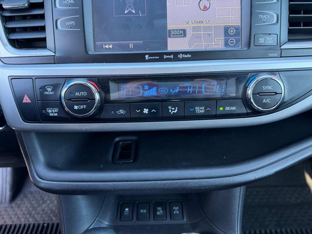 2018 Toyota Highlander SE - Image 23