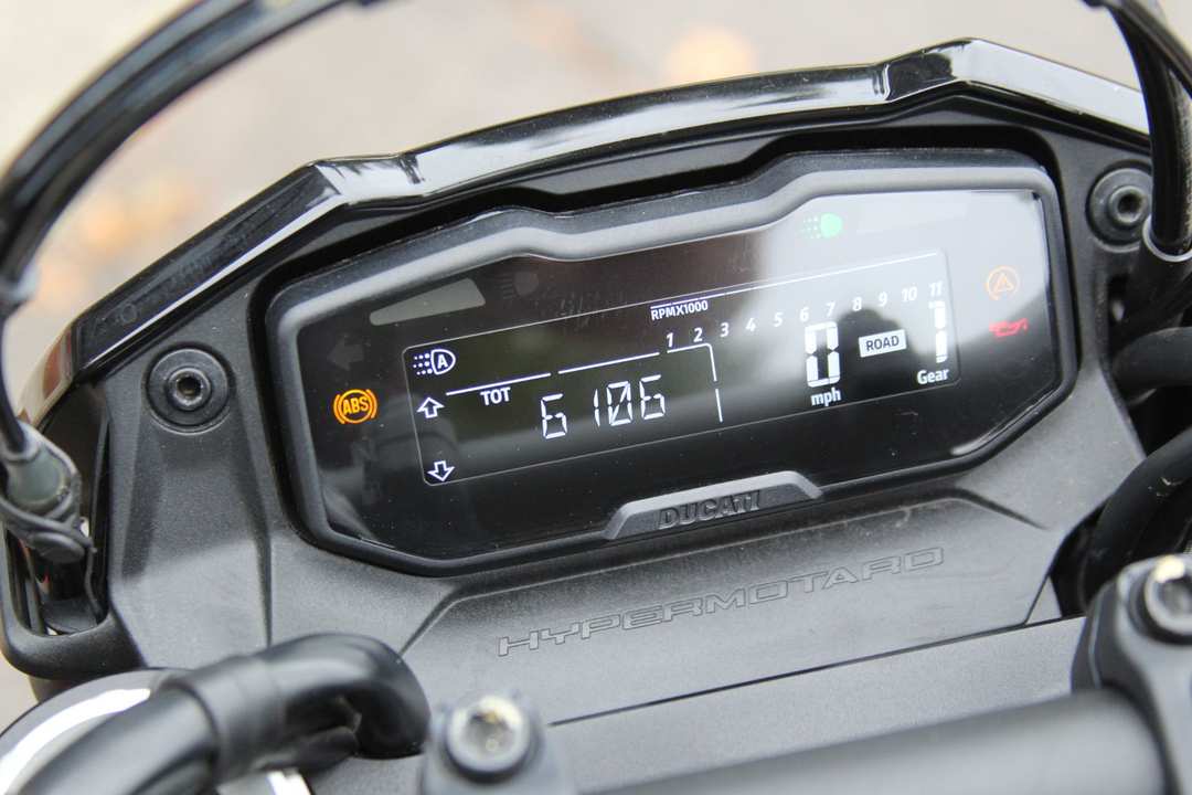 2024 Ducati Hypermotard 698 Mono Rve - Image 10