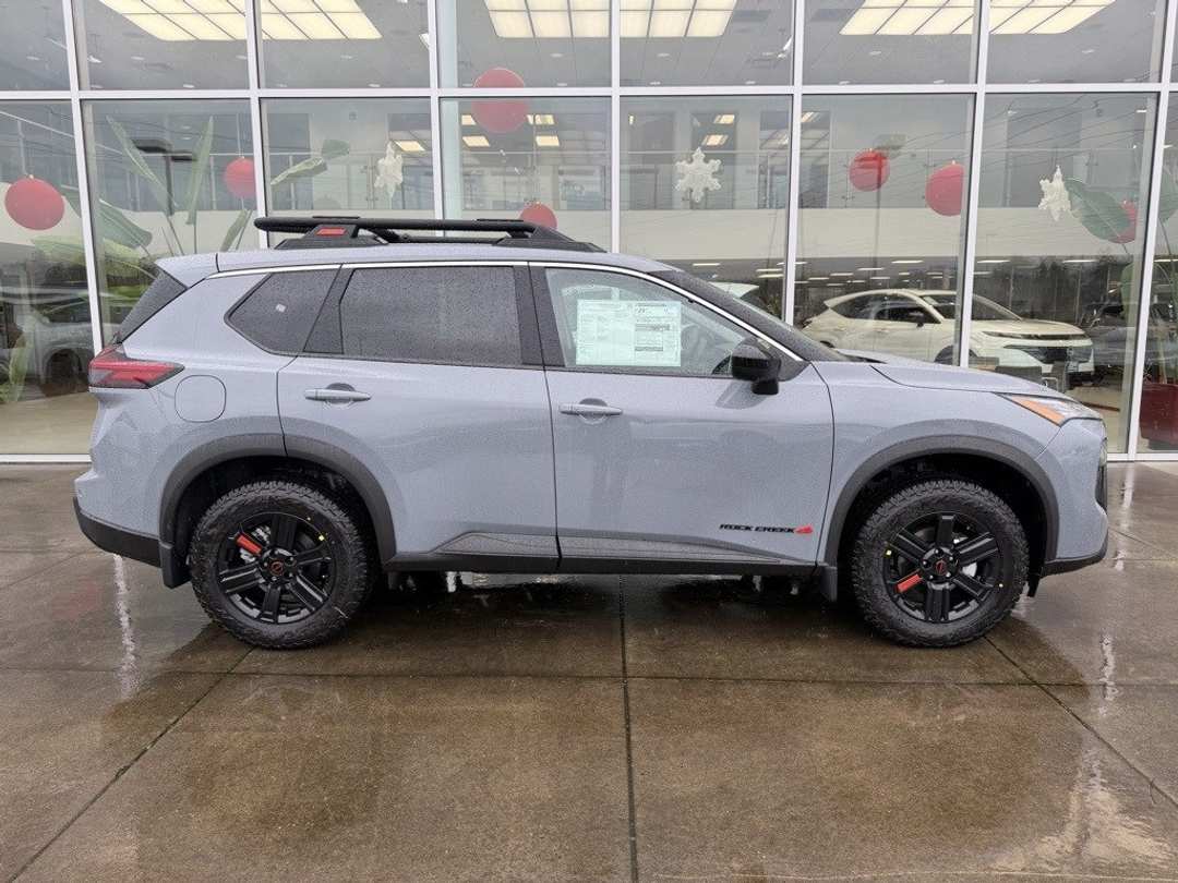 2026 Nissan Rogue Rock Creek - Image 8