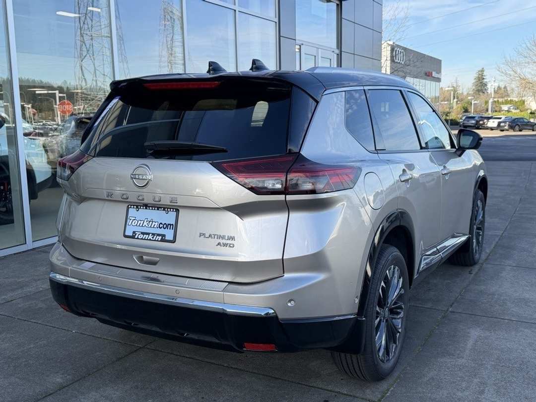 2026 Nissan Rogue Platinum - Image 10