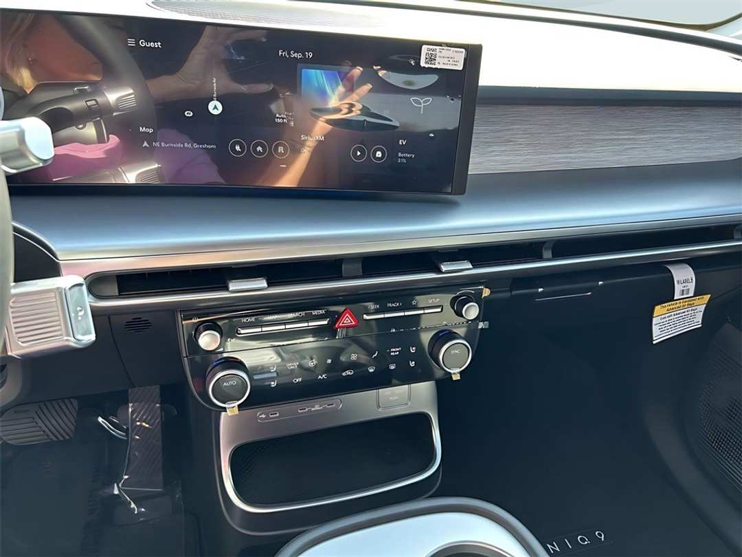 2026 Hyundai Ioniq 9 Performance Limited - Image 17