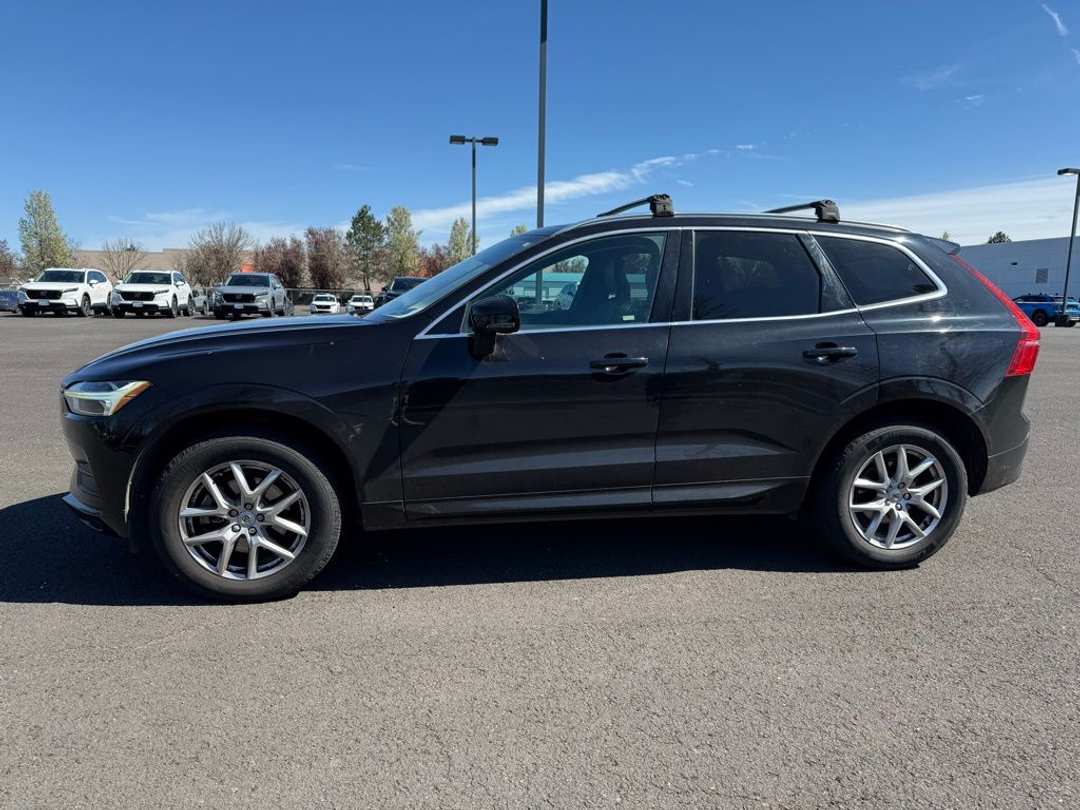 2018 Volvo Xc60 T5 Momentum - Image 2