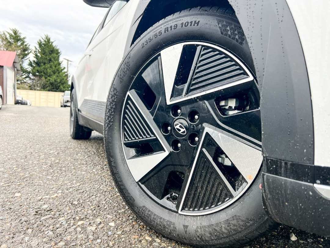 2026 Hyundai Ioniq 5 SE - Image 2