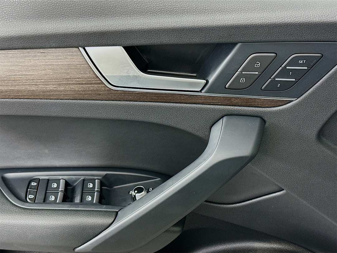 2022 Audi Q5 45 S line Premium - Image 17