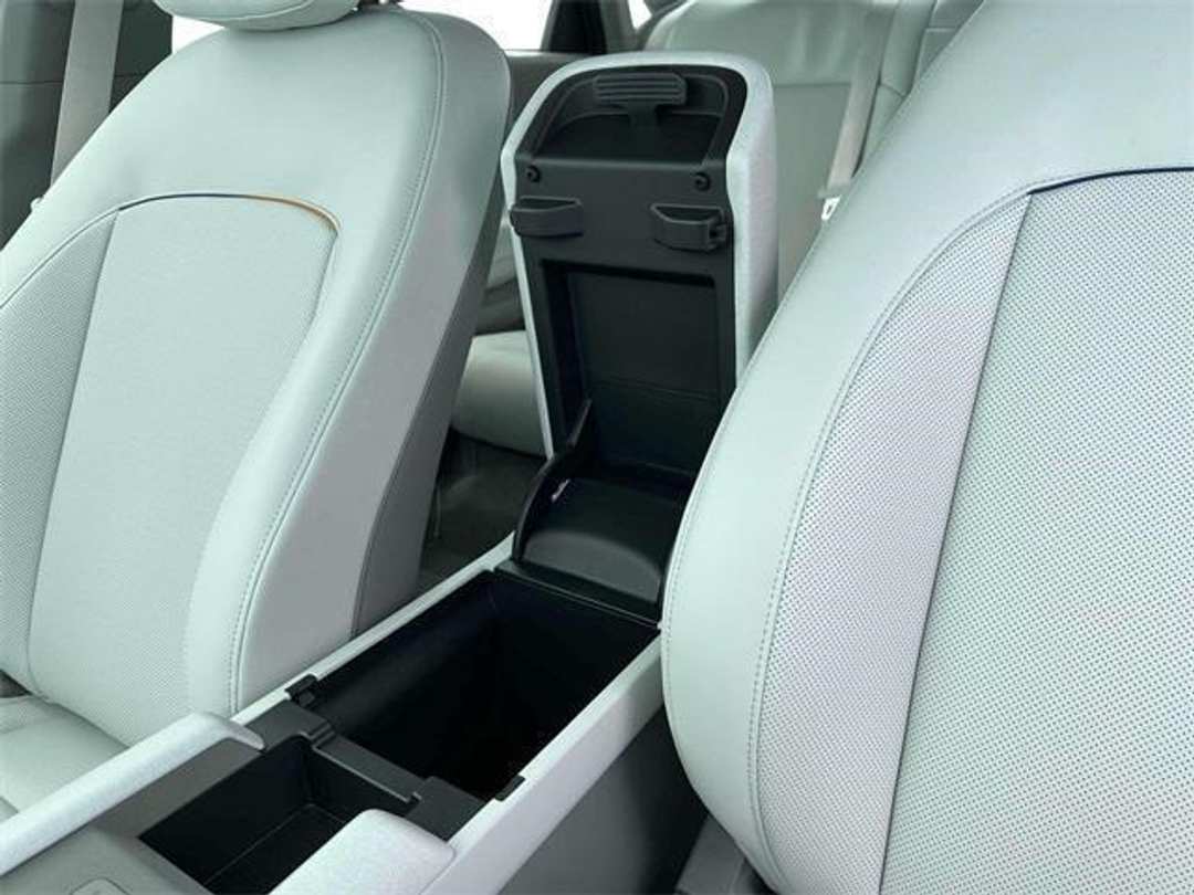 2025 Hyundai Ioniq 6 SEL - Image 18
