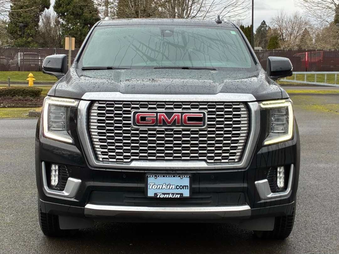 2022 GMC Yukon Denali - Image 2