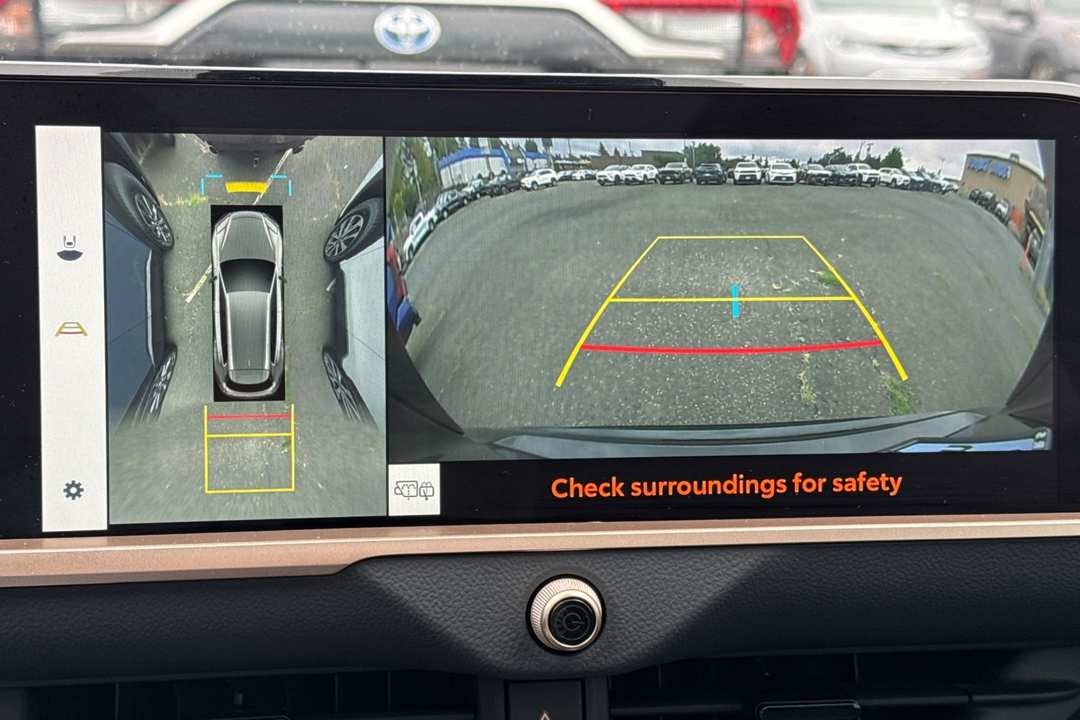 2025 Toyota Crown Signia Limited - Image 19