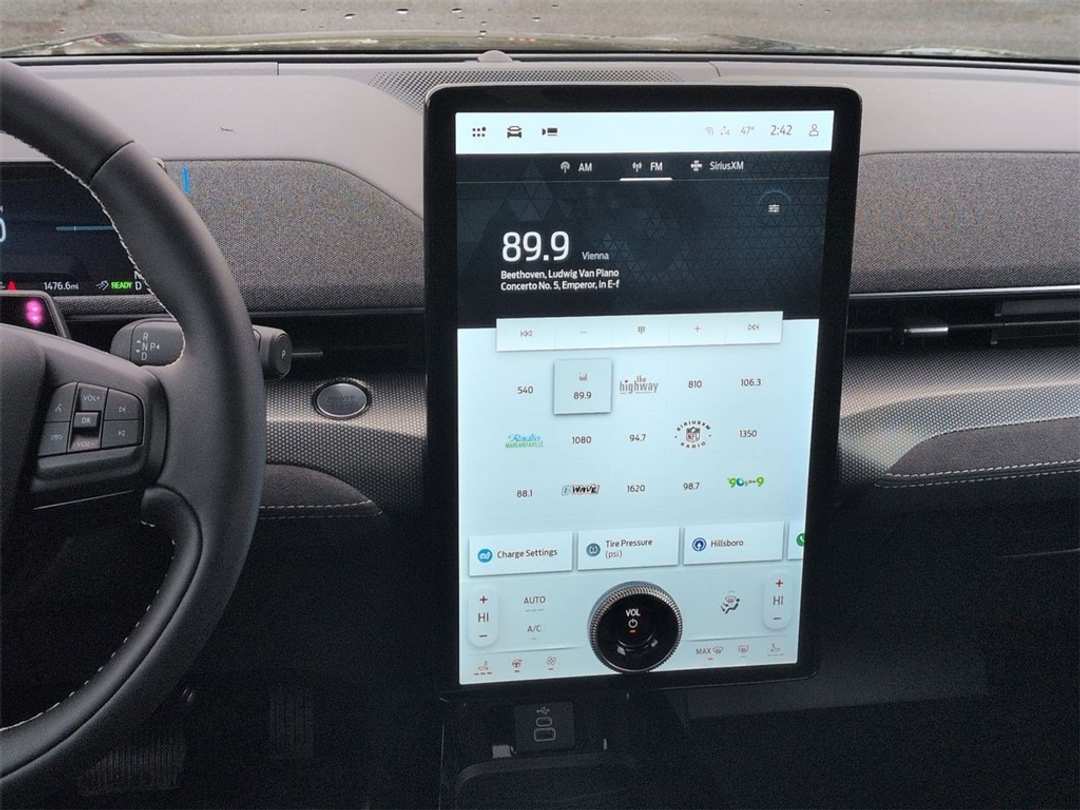 2025 Ford Mustang Mach-E GT - Image 18