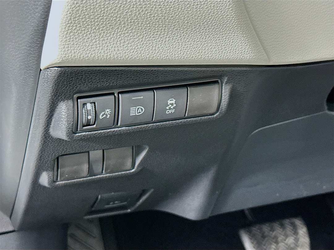 2026 Toyota Corolla Cross L - Image 10