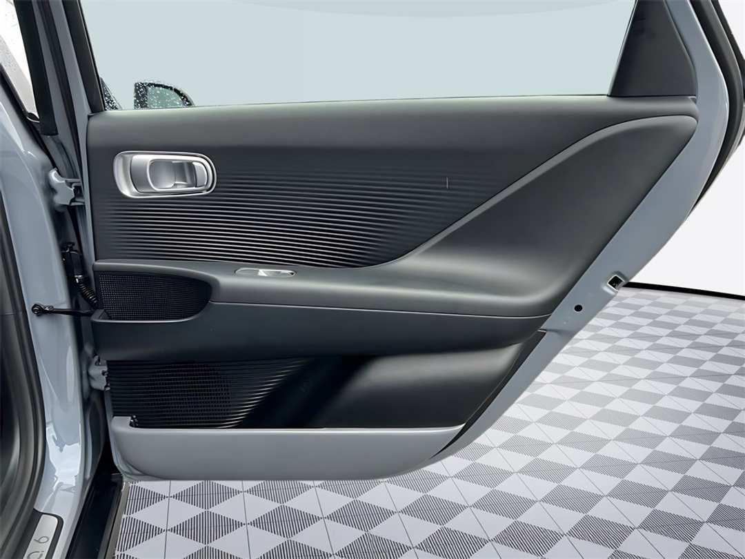 2025 Hyundai Ioniq 6 SE - Image 25