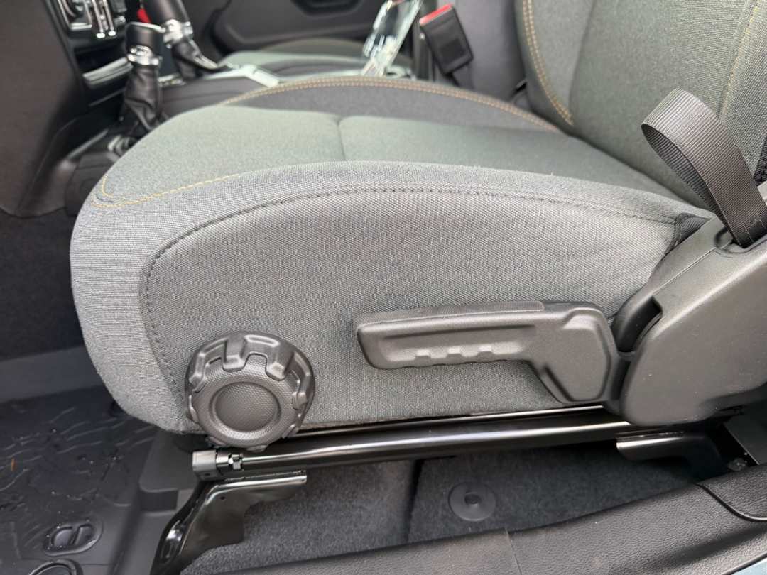 2026 Jeep Gladiator Sport S - Image 13