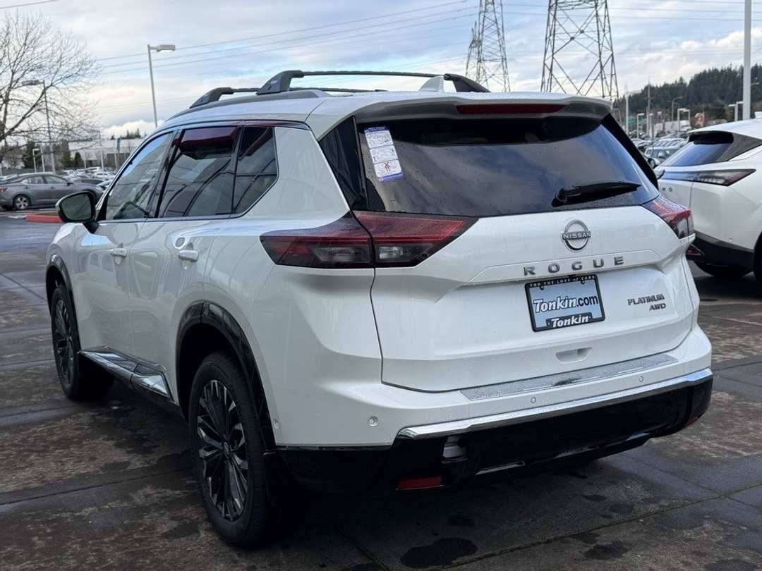 2026 Nissan Rogue Platinum - Image 5