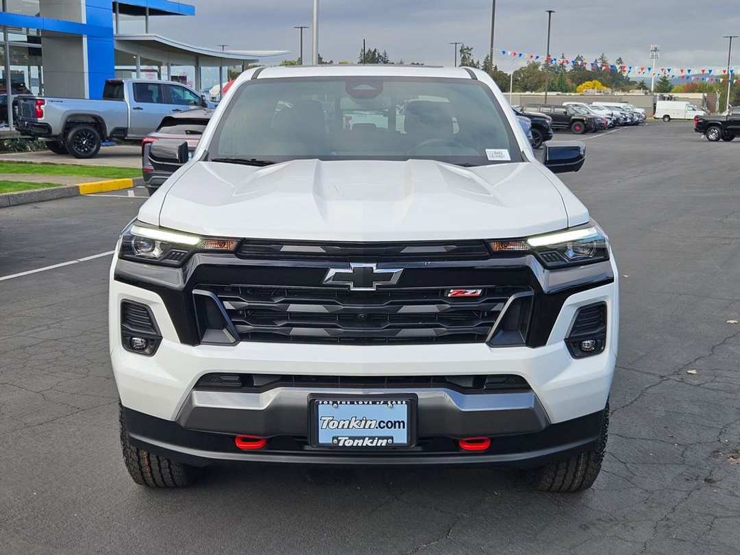 2026 Chevrolet Colorado Z71 - Image 9