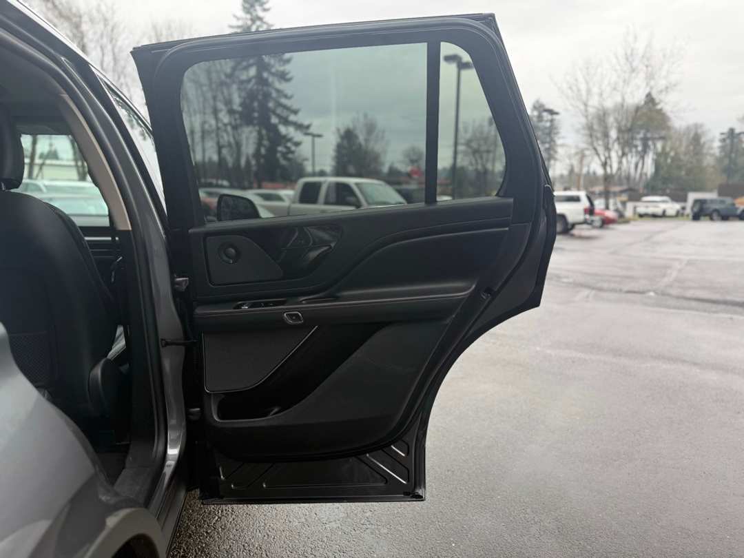 2023 Lincoln Aviator Reserve - Image 17