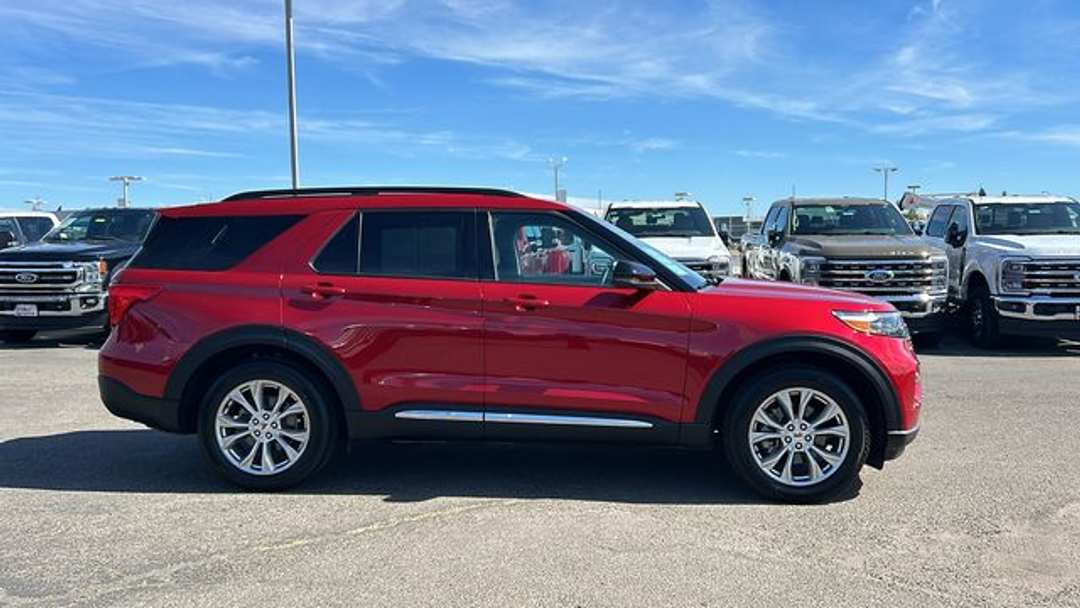 2024 Ford Explorer XLT - Image 2