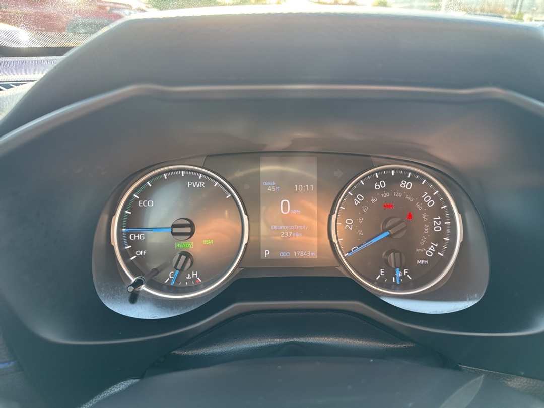 2022 Toyota Rav4 SE - Image 18